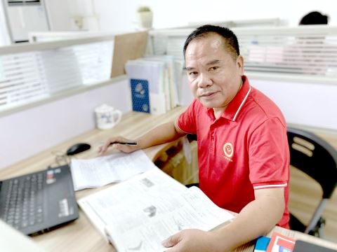 "前些日子,在揭阳一中榕江新城学校,林锐农老师迎来了他带的第18批