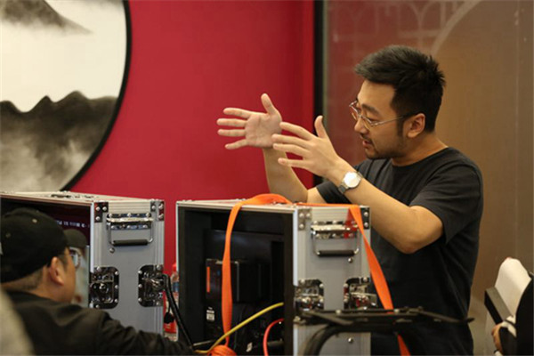 《平凡的荣耀》导演吕行:职场剧要写出行业不为人知的一面