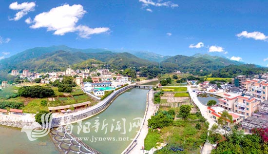 揭西县关山村昔日穷困地如今网红村