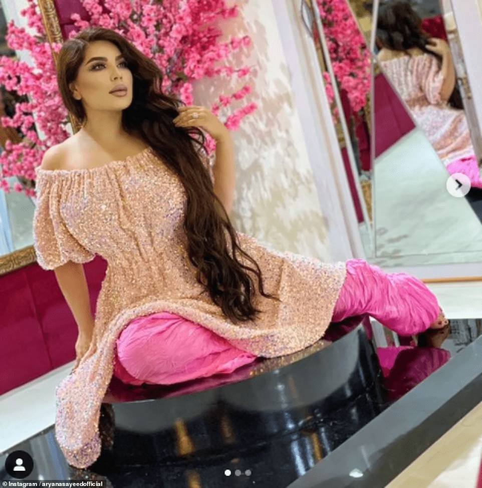 阿富汗最著名女歌手乘美军运输机逃离 首位女省长已被捕或遭处决