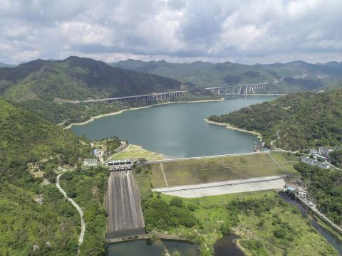 横江水库风光如画