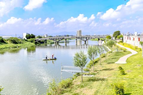 近年来,普宁大力推进练江综合整治取得突破,练江水质明显好转.